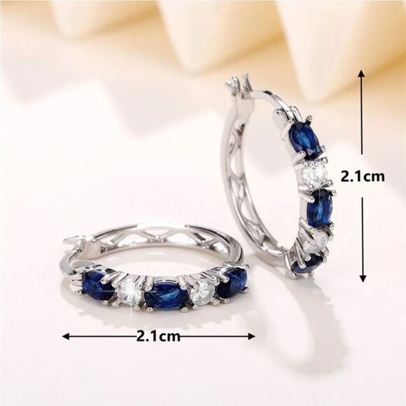 The Classic Hoop earrings in blue sapphires and 925 - Picture 3 of 7